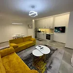 Em Apartments