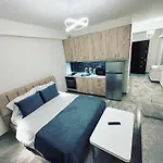 Em Apartments